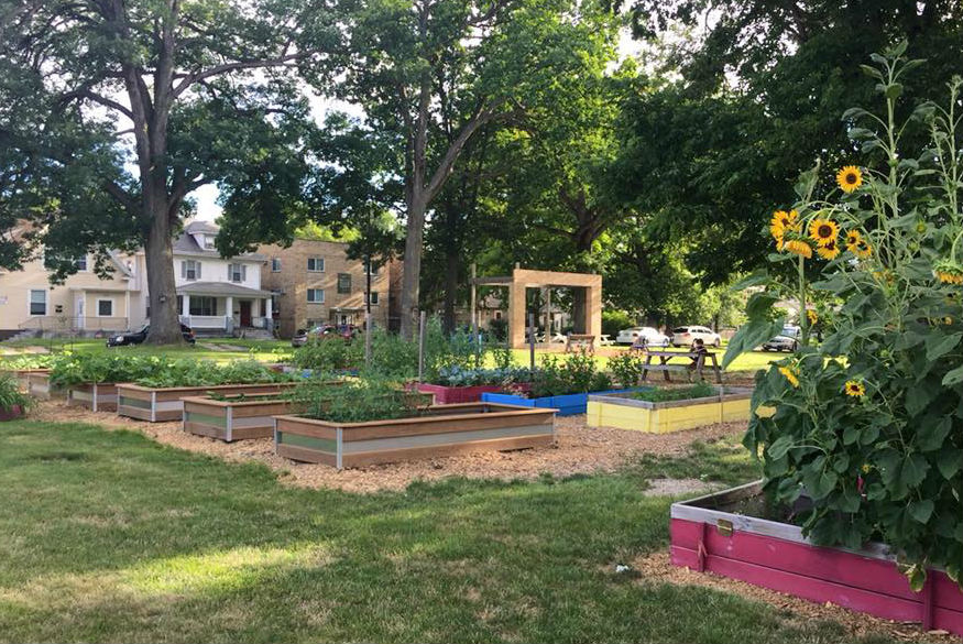 We Grow Garden